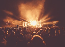 Mbo'ers en hbo'ers gaan samen naar het Bruisfestival in Zwolle Mbo'ers en hbo'ers gaan samen naar het Bruisfestival in Zwolle